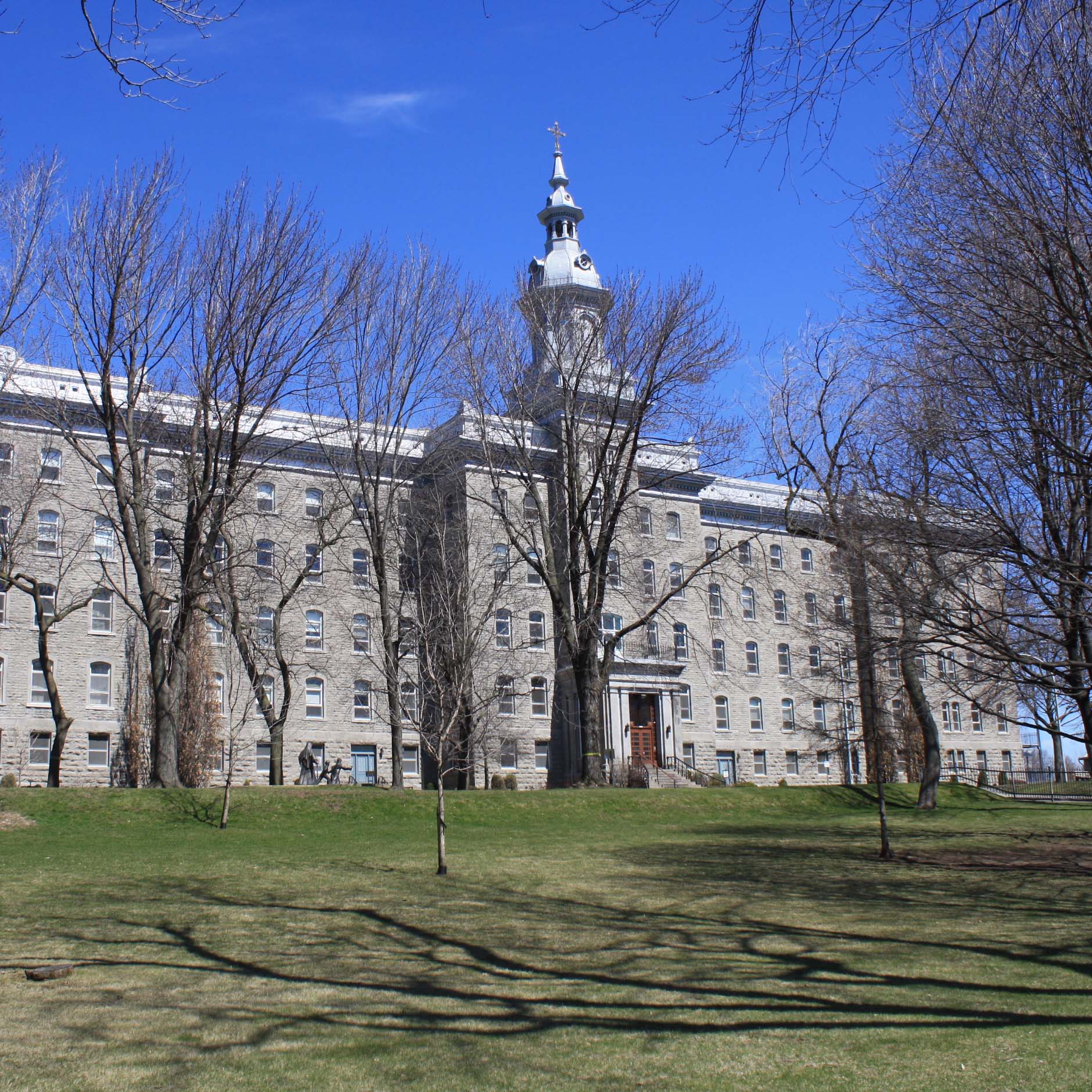 Étude patrimoniale de la maison mère des Soeurs de Sainte-Anne de Lachine, Montréal. Client : GRT Bâtir son quartier, 2016
